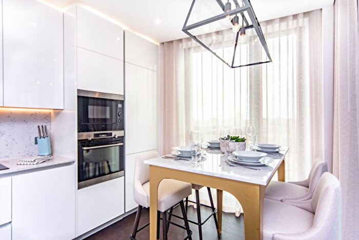 2 Bedroom Flat To Rent In Charles Clowes Walk, London, SW11
