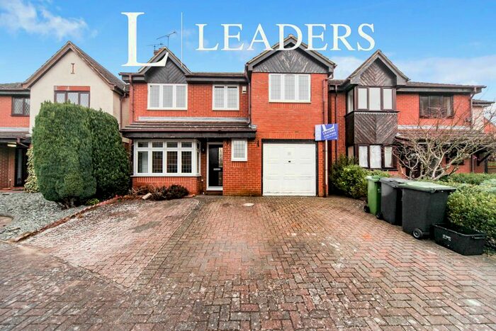 4 Bedroom Detached House To Rent In Lorimer Close, Luton, LU2