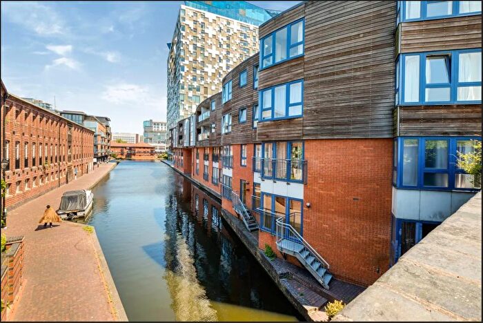 2 Bedroom Apartment To Rent In Washington Wharf, Birmingham, B1