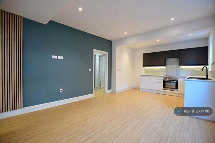 1 Bedroom Flat To Rent In Massetts Road, Horley, RH6