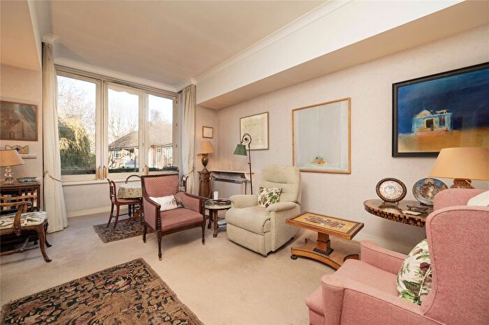 2 Bedroom Flat For Sale In Milmans Street, Chelsea, London, SW10