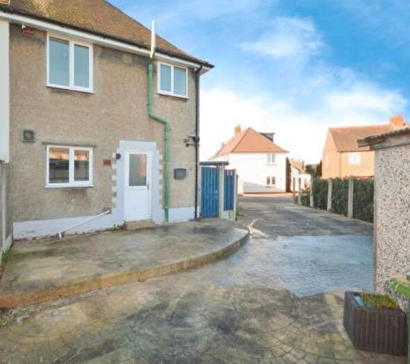 2 Bedroom House To Rent In Talbot Crescent, Hasland, Chesterfield, S41