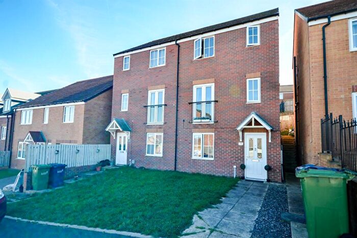 4 Bedroom Town House For Sale In Woodham Drive, Ryhope, SR2