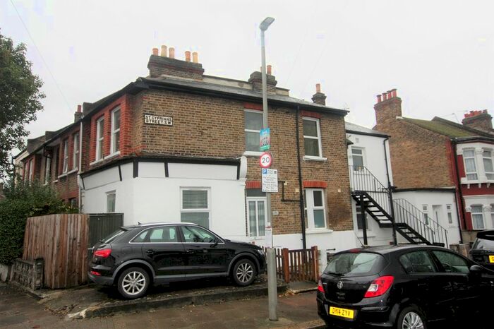 1 Bedroom Flat To Rent In Kellino Street, London, SW17