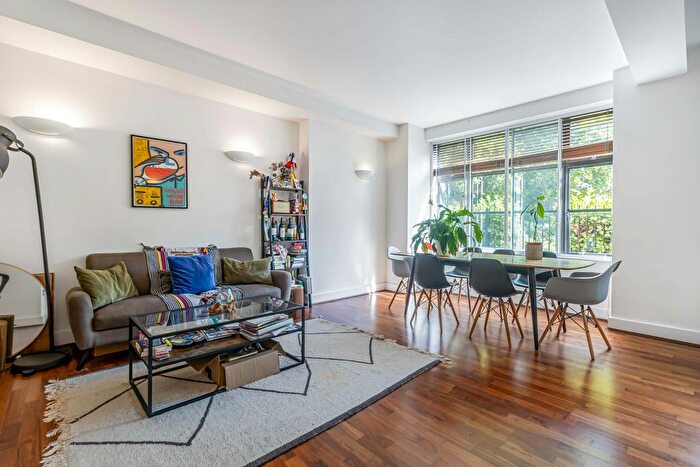 2 Bedroom Flat To Rent In Owen Street, London, EC1V