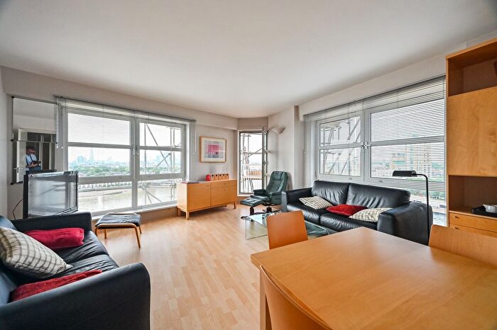 2 Bedroom Flat For Sale In Cascades Tower, Docklands, London, E14