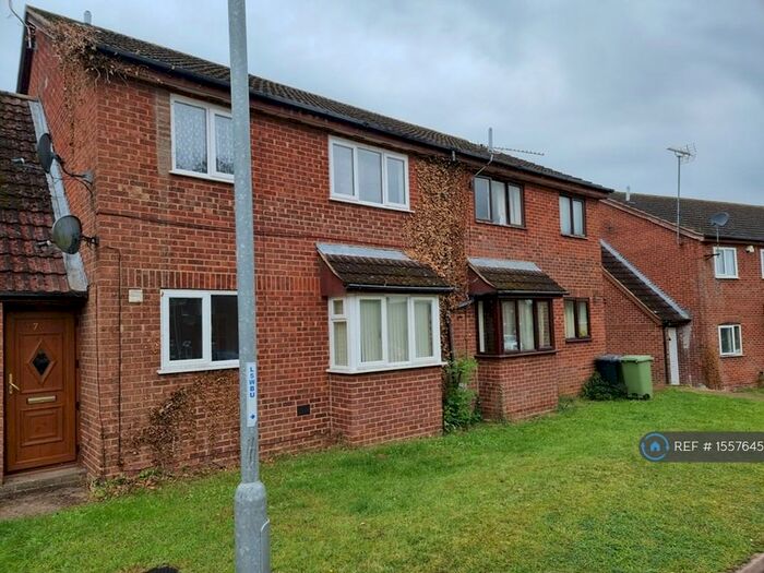 2 Bedroom Maisonette To Rent In Guillemot Lane, Wellingborough, NN8