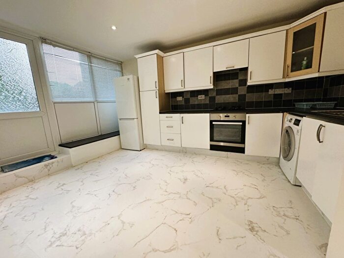 5 Bedroom Terraced House To Rent In Coburg Crescent, London, SW2