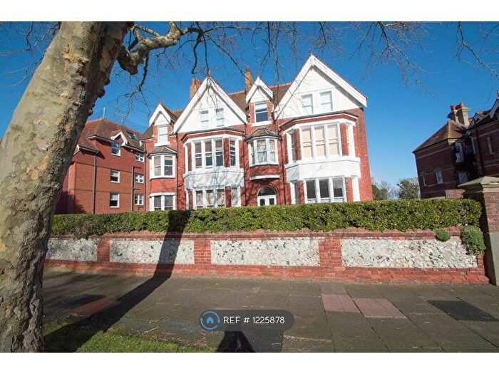 2 Bedroom Flat To Rent In St. Johns Court, Eastbourne, BN20