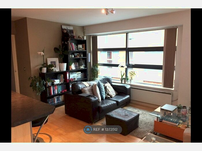 2 Bedroom Flat To Rent In Building, Manchester, M4