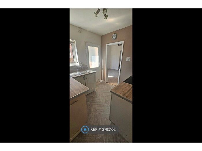 3 Bedroom Terraced House To Rent In Queen Street, Rushden, NN10