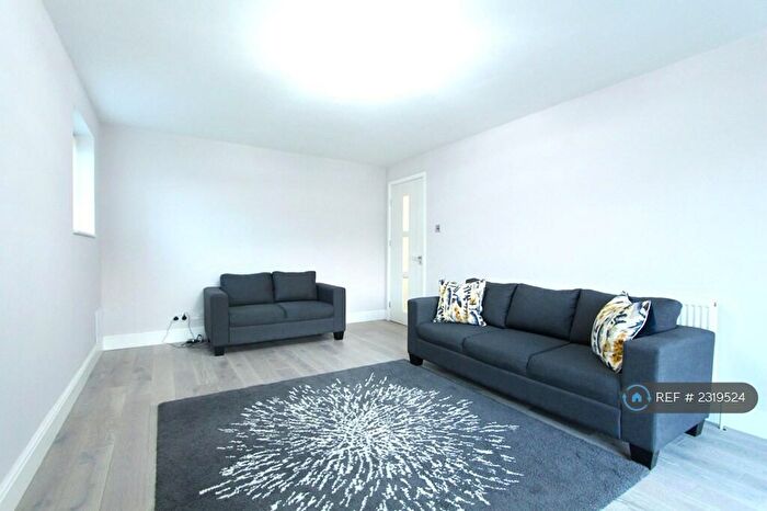 1 Bedroom Flat To Rent In The Homestead, London, N11