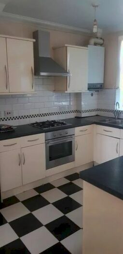 3 Bedroom Terraced House To Rent In Topsham Road, London SW17