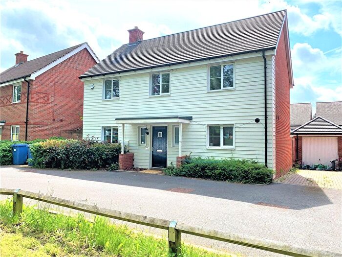 4 Bedroom Detached House For Sale In Rana Drive, Church Crookham, Fleet, GU52