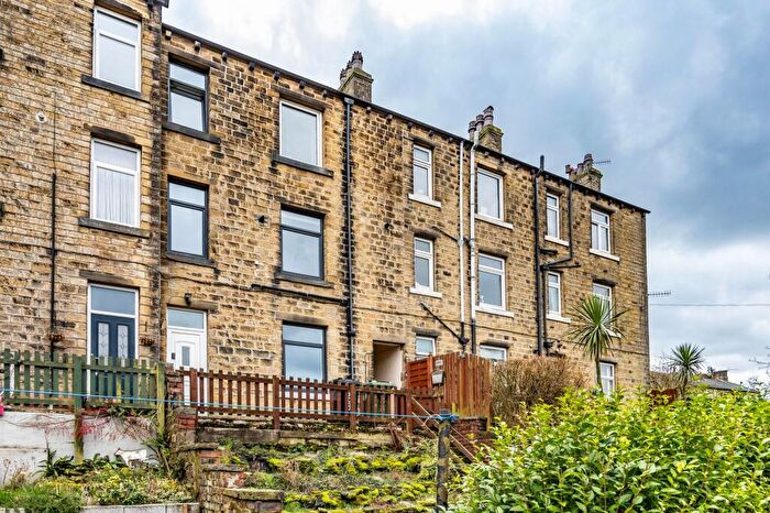 3 Bedroom Terraced House For Sale In Manchester Road, Linthwaite, HD7