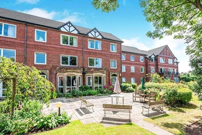 1 Bedroom Flat For Sale In Ednall Lane, Bromsgrove, Worcestershire, B60