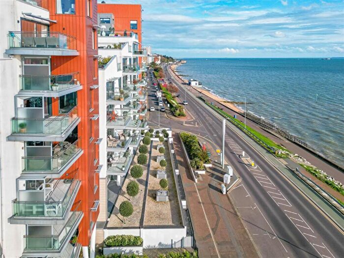 3 Bedroom Apartment For Sale In The Leas, Westcliff-On-Sea, SS0