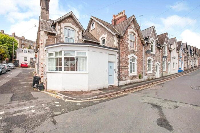 1 Bedroom Flat For Sale In Waterloo Road, Torquay, Devon, TQ1