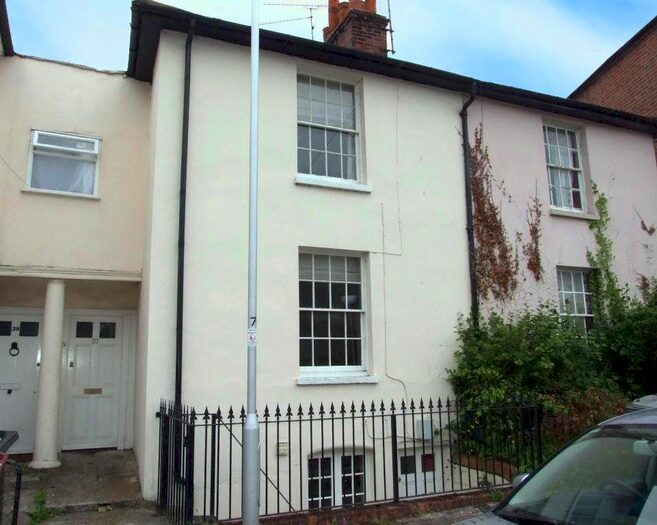 1 Bedroom Flat To Rent In Baker Street, Reading, Berkshire, RG1