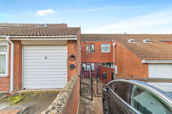 3 Bedroom Terraced House For Sale In Crosslands, Stantonbury, Milton Keynes, Buckinghamshire, MK14