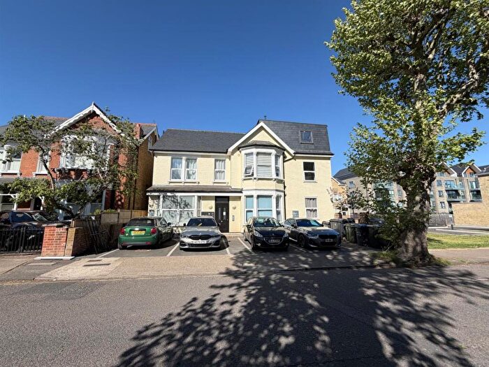 1 Bedroom Apartment To Rent In Beaufort Road, Kingston, KT1