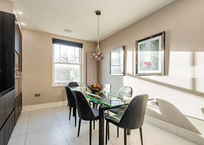 4 Bedroom Flat To Rent In Fitzjohns Avenue, London, NW3