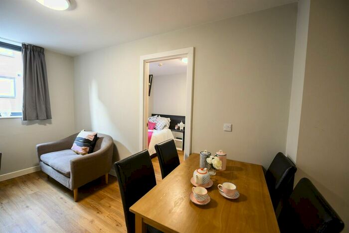 2 Bedroom Apartment To Rent In Bedroom Apartment In Queen Street, Sheffield, S1