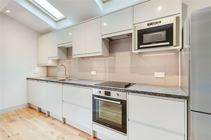 2 Bedroom Flat To Rent In Lambrook Terrace, Bishops Park, SW6