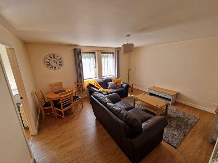2 Bedroom Flat To Rent In Cherrybank Gardens, City Centre, Aberdeen, AB11