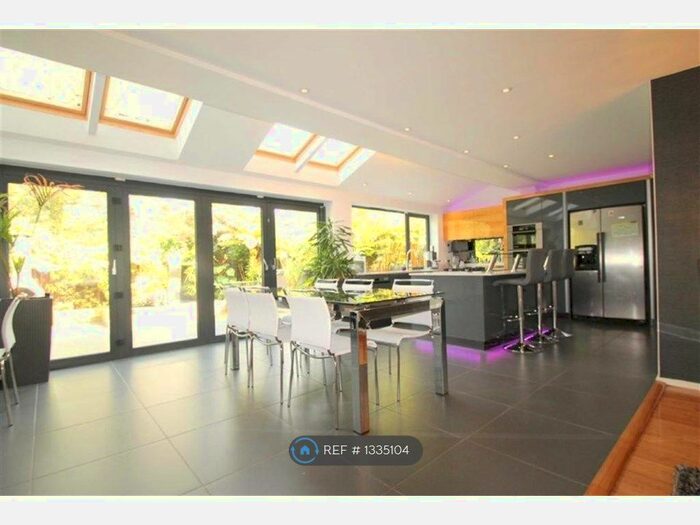 4 Bedroom Detached House To Rent In Woodlea, Altrincham, WA15