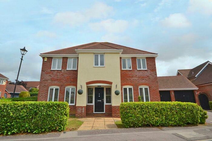 4 Bedroom Detached House To Rent In Rossini Place, Old Farm Park, Milton Keynes, Buckinghamshire, MK7