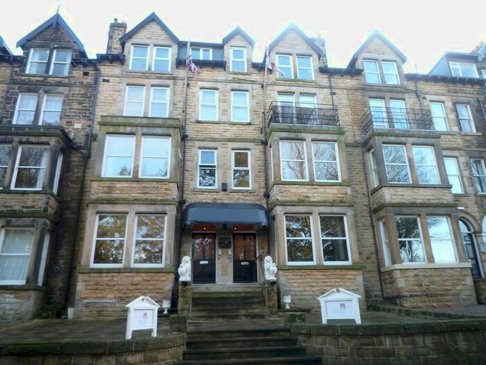 2 Bedroom Flat To Rent In Valley Drive, Harrogate, North Yorkshire, Uk, HG2