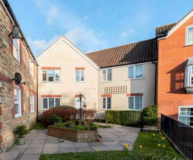 1 Bedroom Flat To Rent In Vineys Yard, Bruton, BA10