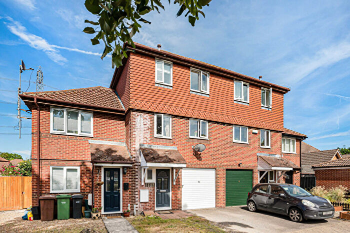 3 Bedroom Terraced House For Sale In Arndale Beck, Didcot, OX11