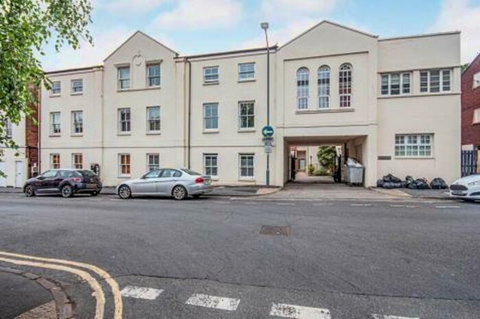 2 Bedroom Apartment To Rent In Chapel Court, Leamington Spa, CV32