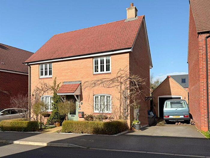 3 Bedroom Detached House For Sale In Arden Road, Desborough, Kettering, NN14