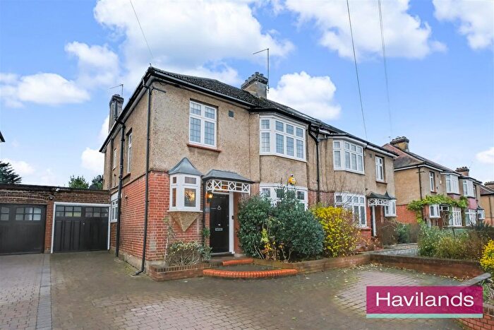 4 Bedroom Semi Detached House For Sale In Vicars Moor Lane, London, N21