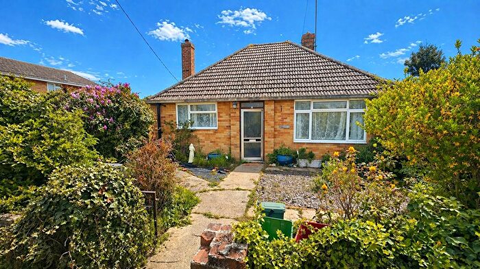 2 Bedroom Detached Bungalow For Sale In Butchers Lane, Walton-On-The-Naze, CO14