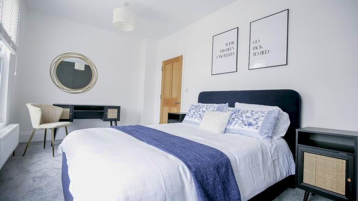 3 Bedroom Flat To Rent In Marlborough Road, London, E18