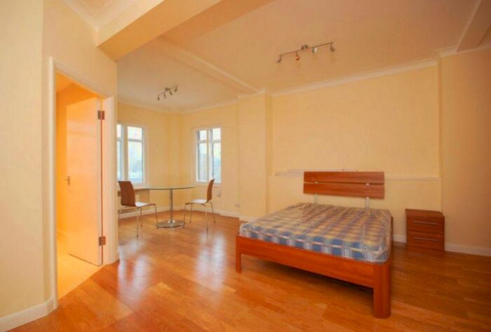 Studio To Rent In Warren Court, - Euston Road, NW1