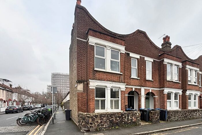 1 Bedroom Maisonette To Rent In Abbey Road, South Wimbledon, SW19