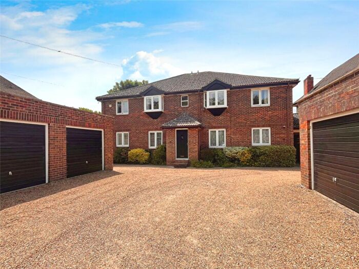 2 Bedroom Apartment For Sale In Southdown Road, Freshwater, Isle Of Wight, PO40