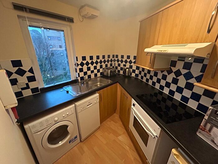 2 Bedroom Flat To Rent In Abbey Lane, Abbeyhill, Edinburgh, EH8
