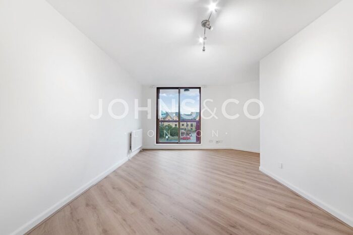 1 Bedroom Flat To Rent In Asher Way, London, E1W