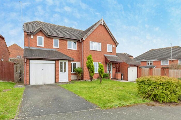 3 Bedroom Semi Detached House For Sale In Cloverdale Road, Hamilton, Leicester, LE5