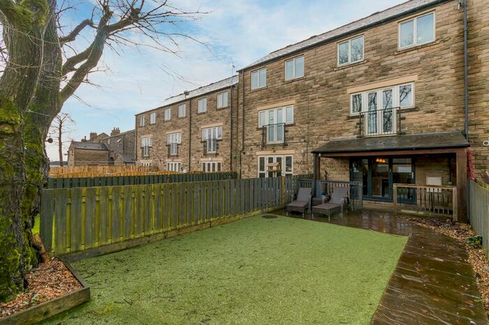 4 Bedroom Terraced House For Sale In Pennine Edge, Crow Edge, Sheffield, S36