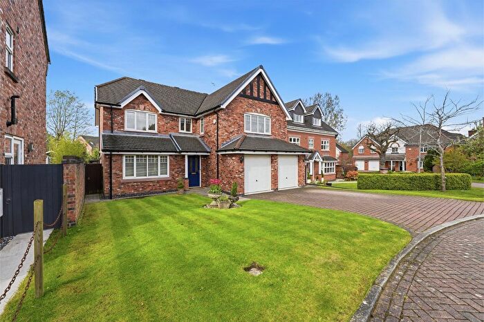 5 Bedroom Detached House For Sale In Dunlin Rise, Macclesfield, Cheshire, SK10