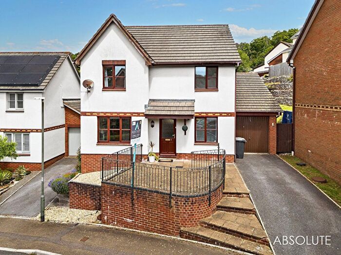 4 Bedroom Detached House For Sale In Barn Owl Close, Torquay, TQ2