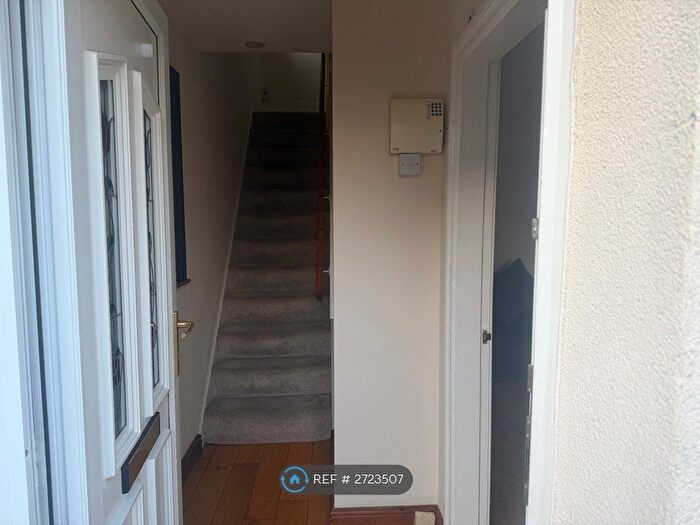 3 Bedroom End Terrace House To Rent In Grapes Close, Coventry, CV6