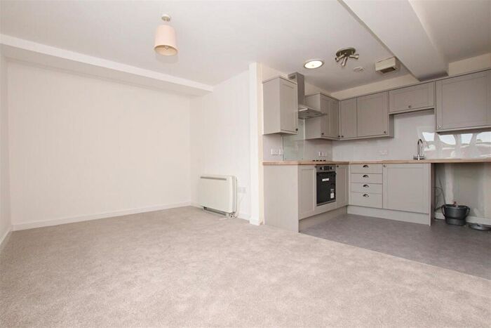1 Bedroom Flat For Sale In Cowick Street, Exeter, EX4